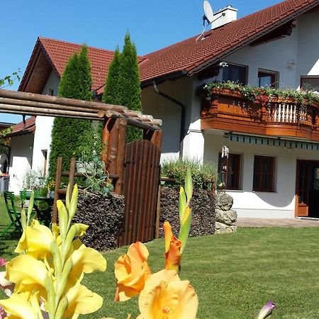 Privatzimmer Am Weinbrunnen Vorchdorf Exterior photo